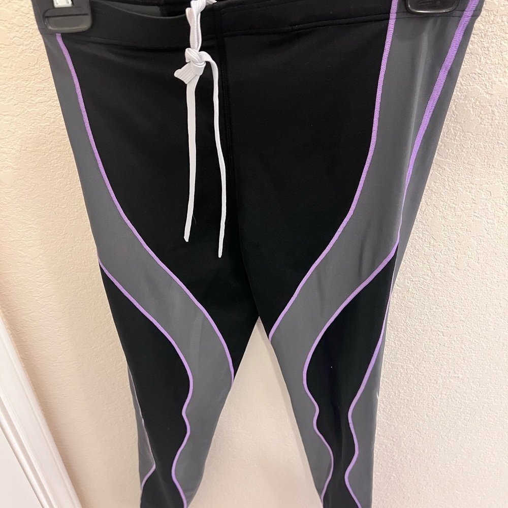 CW-X Black and Gray compression Leggings with Purple Accents